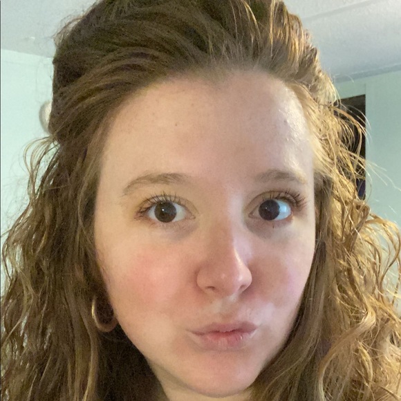 Meet your Posher, Ashley - Picture 1 of 1